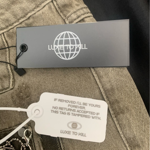 Luxe to Kill Carpenter Skirt - Picture 3 of 4